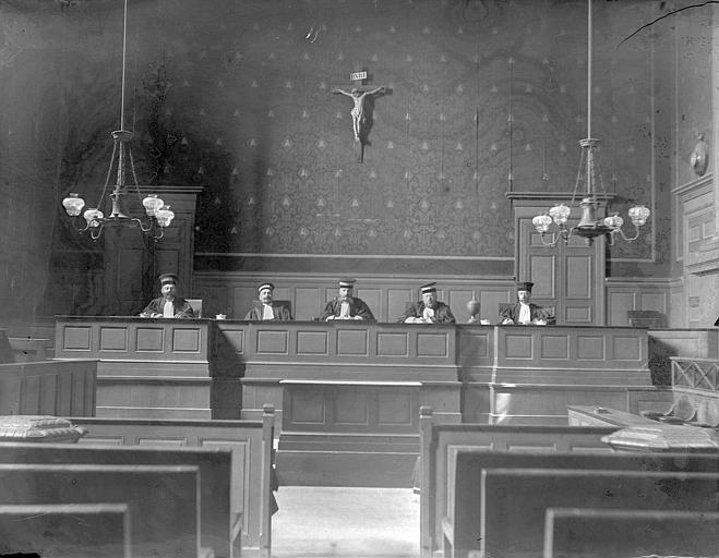 Salle de la cour d'assises d'Albi