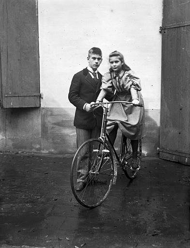 Maître et élève bicyclistes