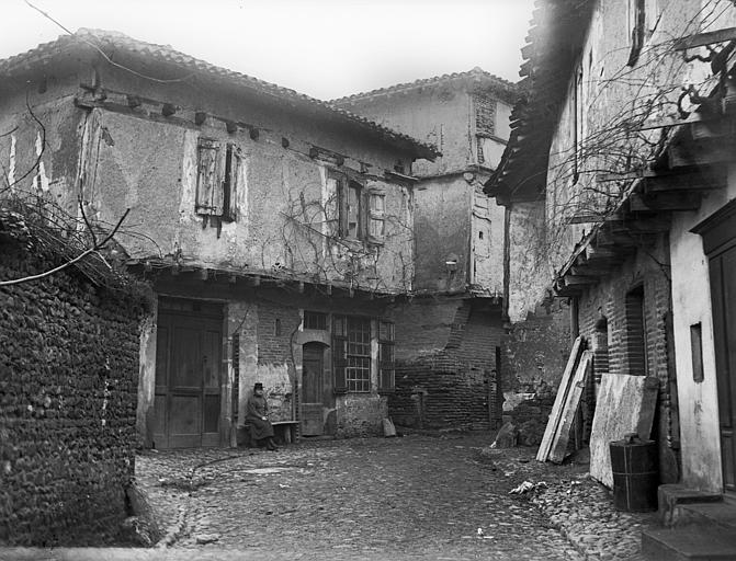 Une rue à Lescure