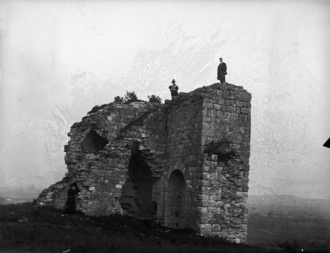 Ruines du château Castelnau de Lévis