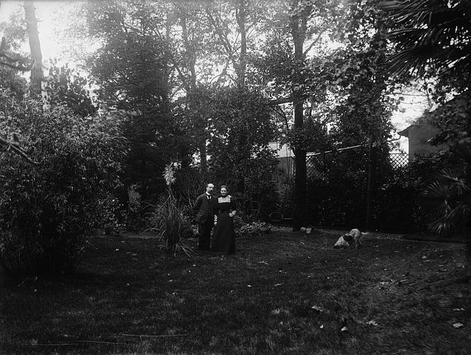 Chez ma soeur Caroline, façade dans le parc