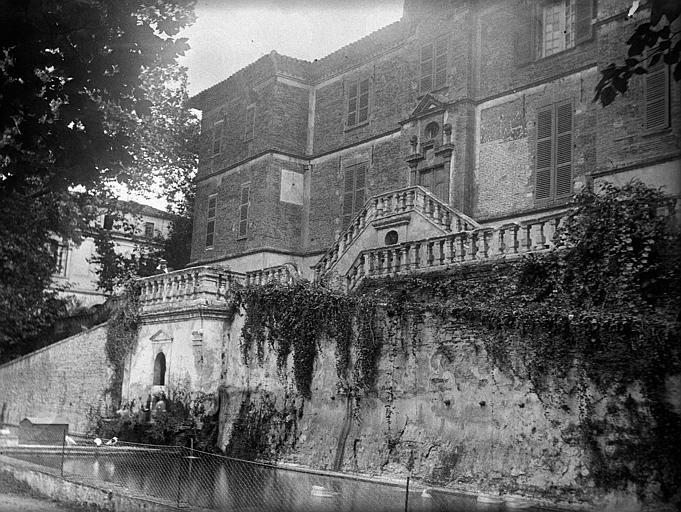 Terrasse du château d'Hutaud