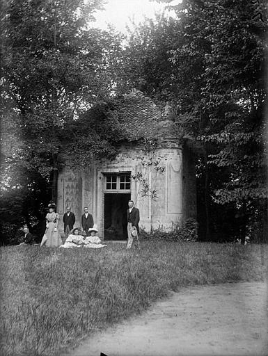 Pavillon dans le parc d'Hutaud à Gaillac