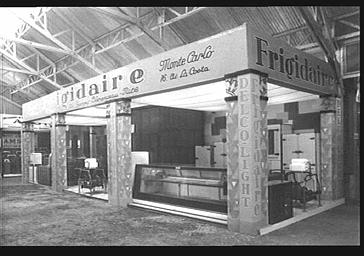 Stand d'exposition du réfrigérateur Frigidaire