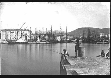 Pêcheur sur le quai