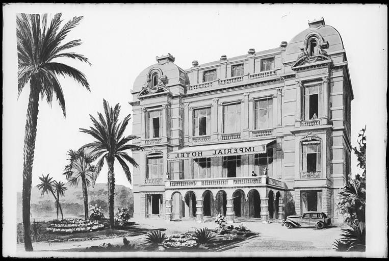 Extérieur, façade avec le perron dans le jardin