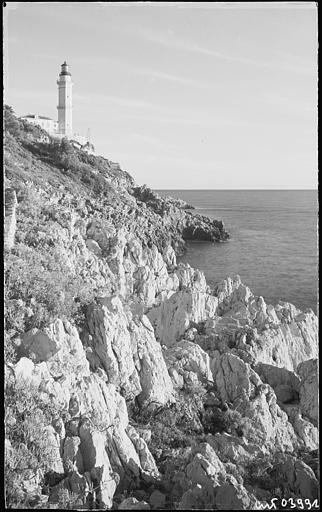 9 - les falaises, le phare