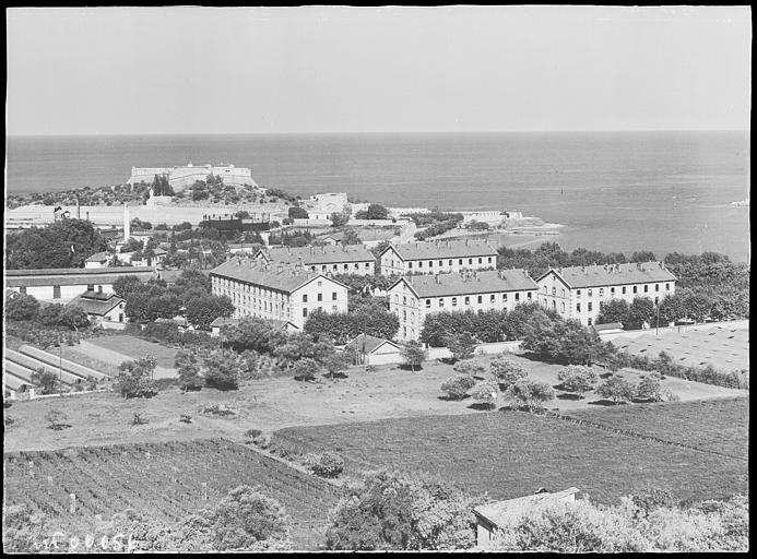 1 - La caserne, le Fort-Carré