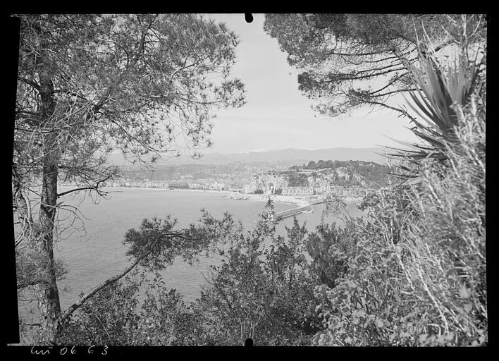 Vue générale, sortie du port, étude artisitique