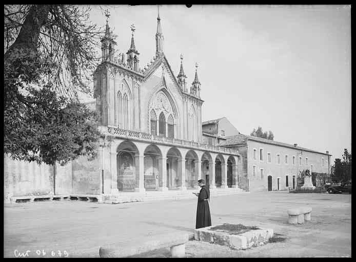 Eglise : façade