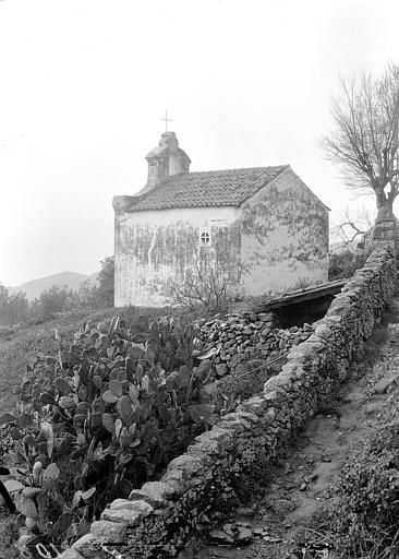 Vue de l'arrière du bâtiment