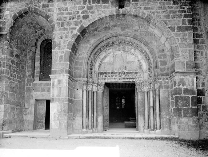 Portail de l'église Saint-Michel