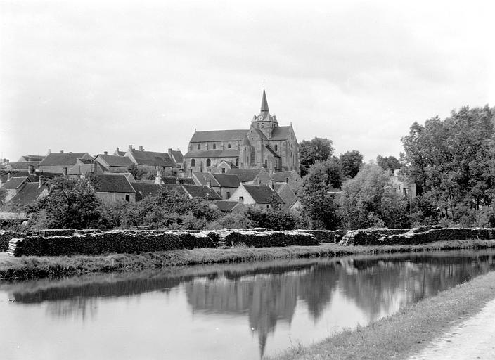 Ensemble sud dominant le village et l'Ourcq