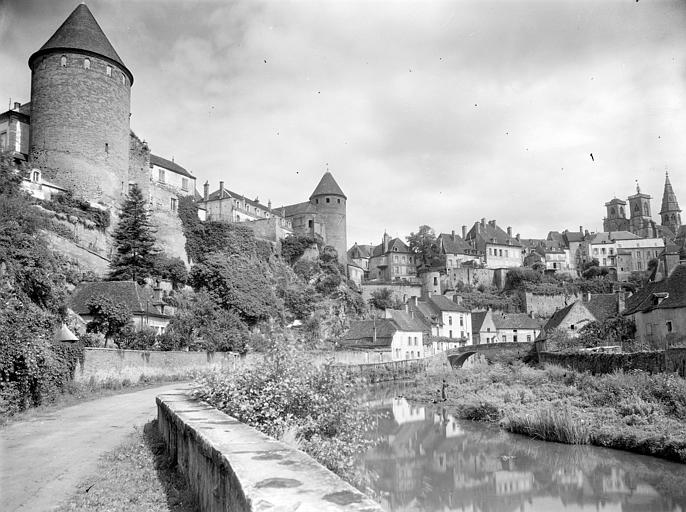 Vue d'ensemble sur la rivière