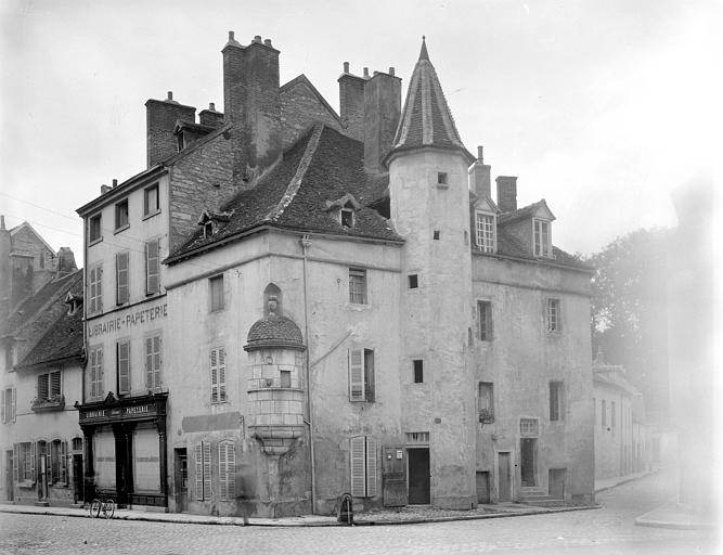 Vue d'ensemble des façades côté rue