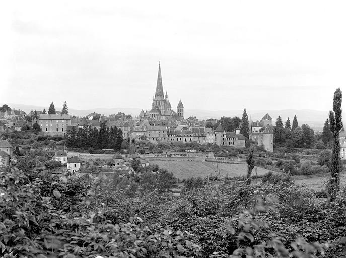 Vue générale avec au centre l'ensemble nord-est de la cathédrale