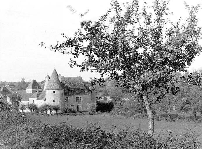 Tour et façade latérale