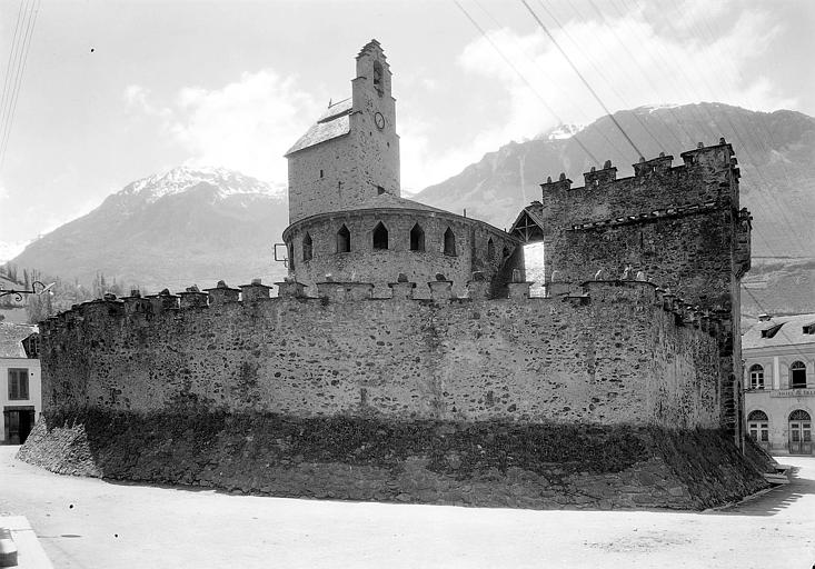 Abside et fortifications