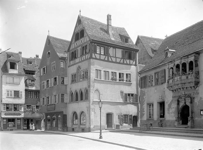 Façades vue depuis la place