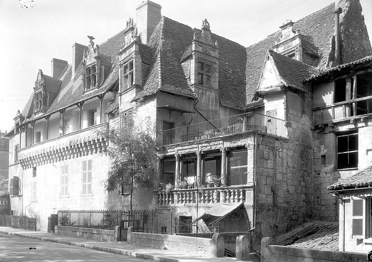 Façade sur la rue