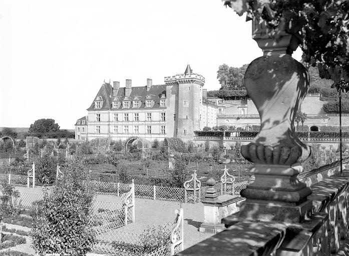 Les jardins et le château