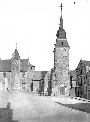 Façade côté place et clocher de l'église