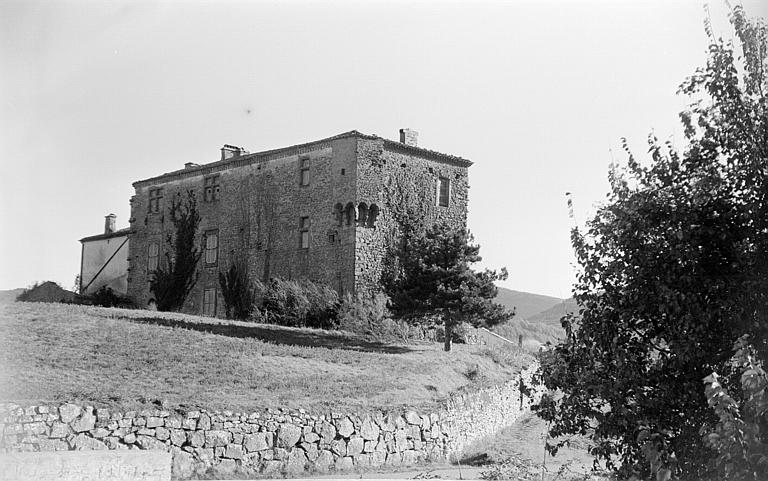 Vue des façades latérale et arrière avec l'échauguette