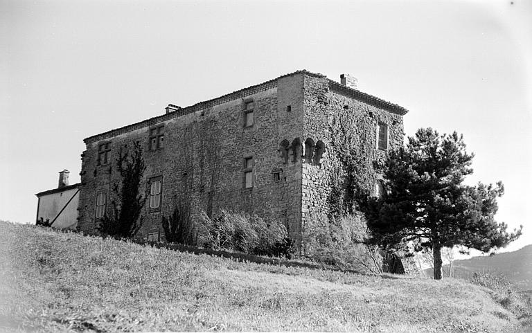 Vue des façades latérale et arrière avec l'échauguette