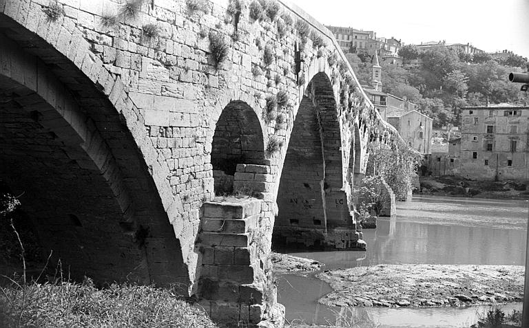 Arches centrales