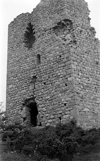 Façade de la troisième tour avec ouvertures