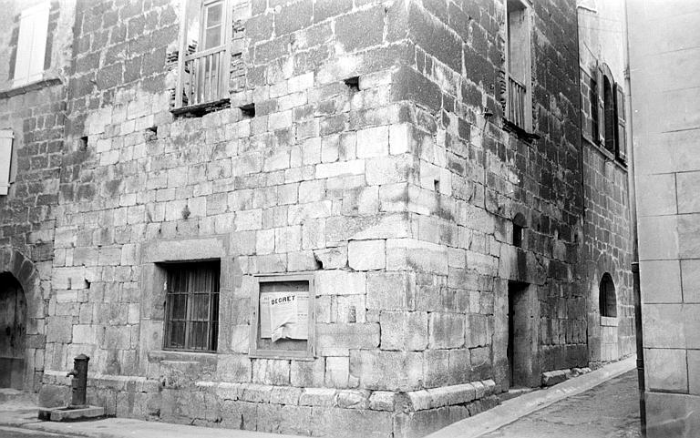 Façades du beffroi vues d'angle