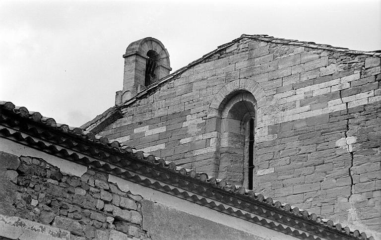 Fronton de l'église et clocher