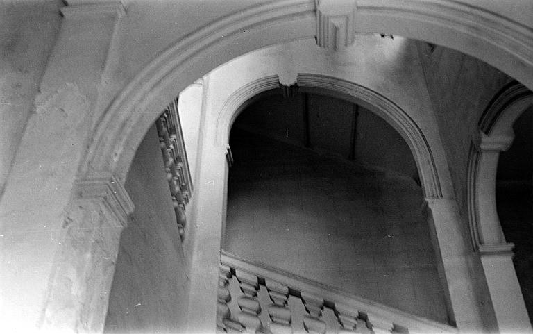 Escalier intérieur : arcades