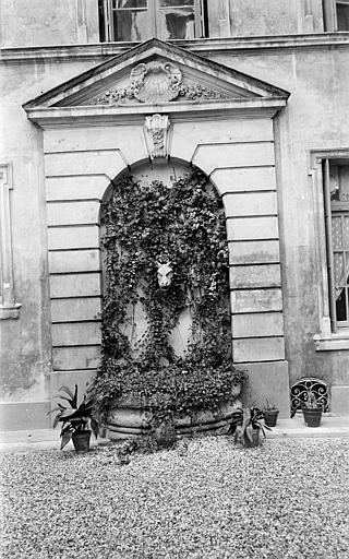 Fontaine vue de face