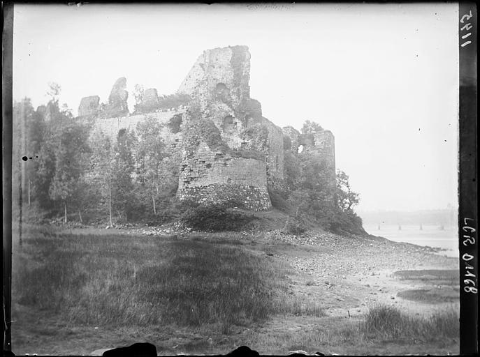 Ruines du château du Guildo : vue d'ensemble