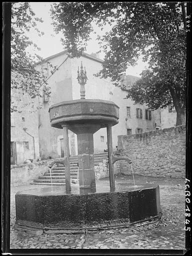 Fontaine du Moyen Age