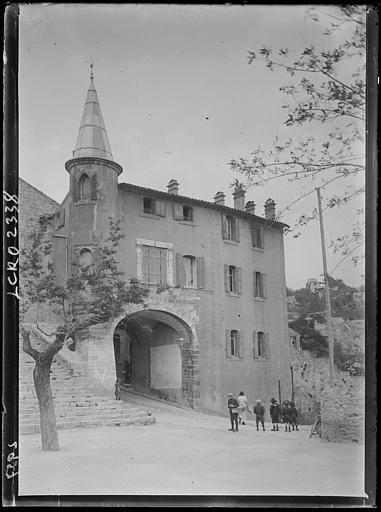 Maison d'Hyères, prise de la place Saint-Paul