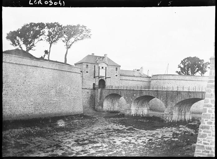 Fortifications de la ville : Citadelle et remparts