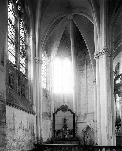 Intérieur d'une chapelle absidale du choeur, côté nord