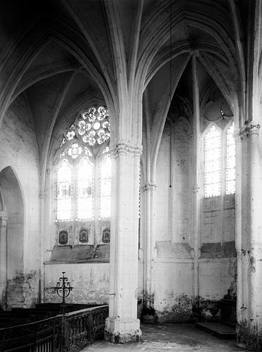 Intérieur, chapelle absidale nord du choeur : pilier et voûtes