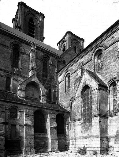 Extérieur, nef, transept, contrefort du croisillon sud