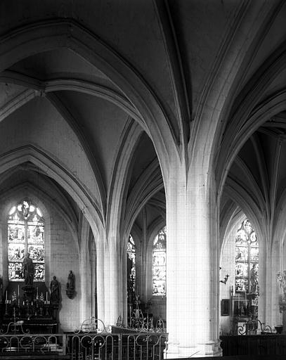 Intérieur, choeur, chapelles