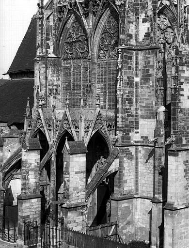 Extérieur, façade sud du transept, partie basse