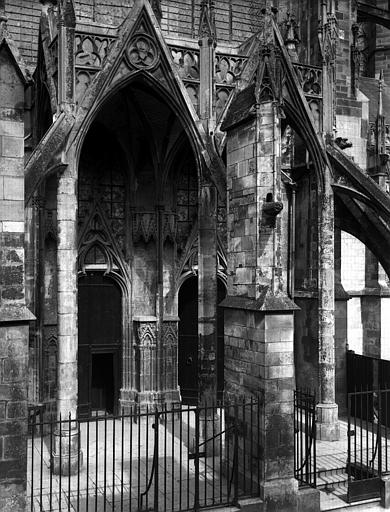 Extérieur, porche, façade sud du transept