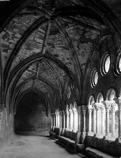 Cloître, galerie sud