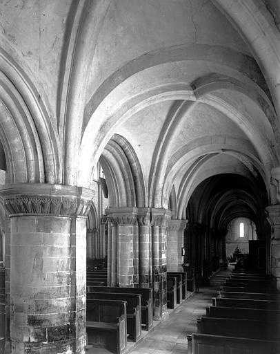 Intérieur, collatéral nord vers l'ouest