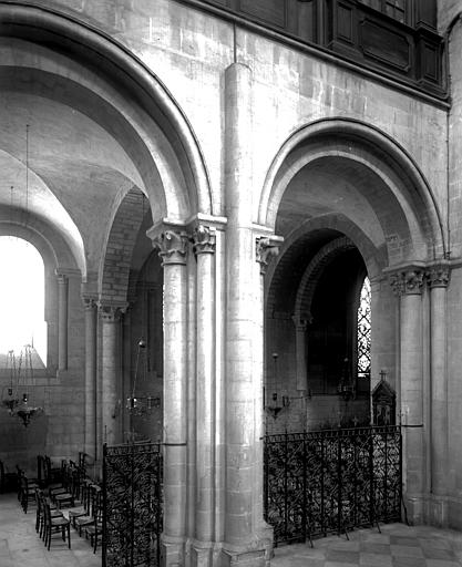 Intérieur, grandes arches du choeur, côté nord