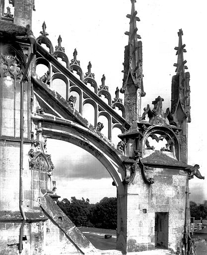 Arc-boutant du porche latéral sud