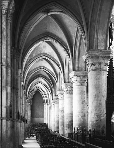 Intérieur, collatéral sud vers l'ouest