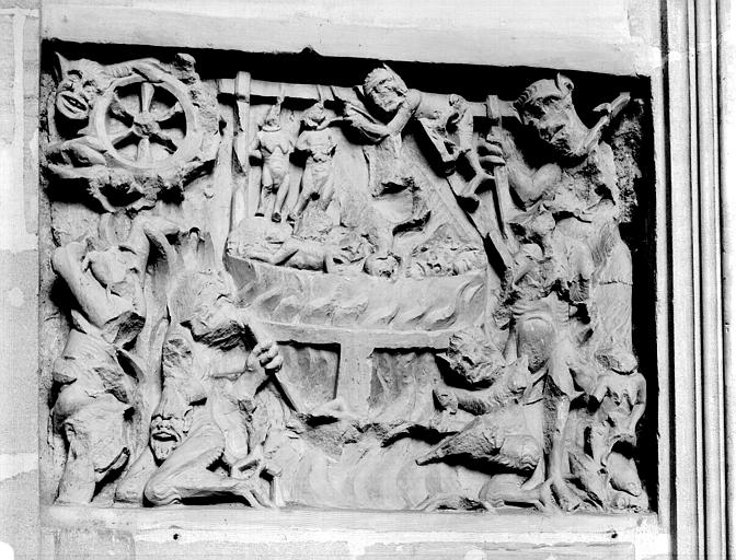 Intérieur, choeur, culot, relief : L'Enfer